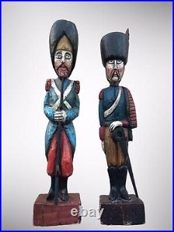 Polychrome Decorated Pair Of Carved Wood Figurines Soldiers In Uniform
