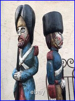 Polychrome Decorated Pair Of Carved Wood Figurines Soldiers In Uniform