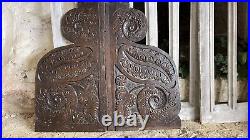 Rare Pair Of 17th Century Oak Carve Panels With Shaped Sides Carved Whril